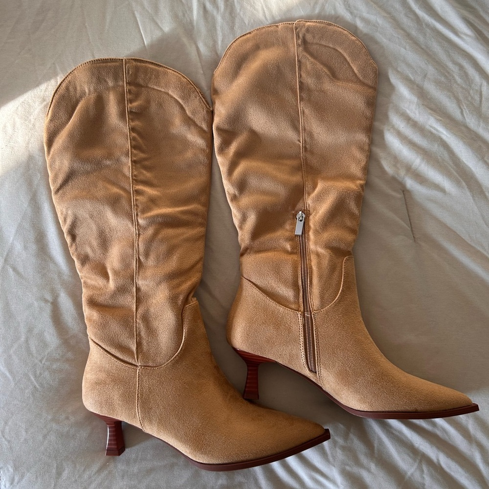 Tan Faux Suede Women's Boots never worn! 7.5